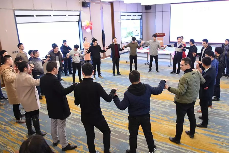 挑战极限 超越自我 | 武汉中观2018年表彰大会暨2019年展望 挑战极限 超越自我 | 武汉中观2018年表彰大会暨2019年展望