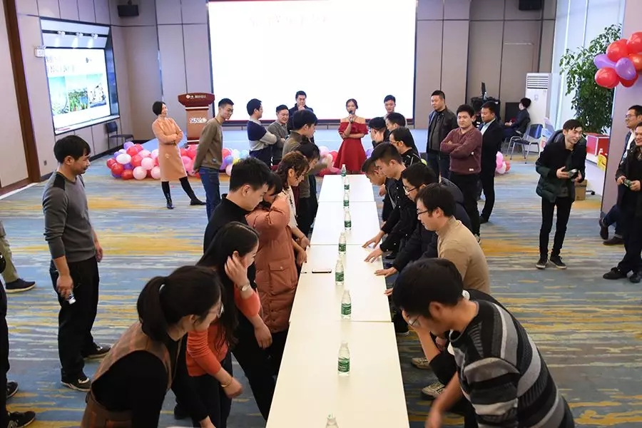 挑战极限 超越自我 | 武汉中观2018年表彰大会暨2019年展望 挑战极限 超越自我 | 武汉中观2018年表彰大会暨2019年展望