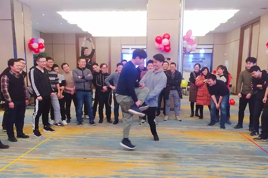 挑战极限 超越自我 | 武汉中观2018年表彰大会暨2019年展望 挑战极限 超越自我 | 武汉中观2018年表彰大会暨2019年展望