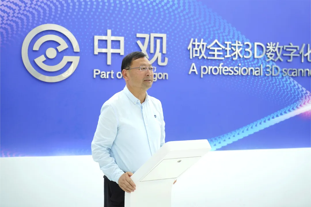 遥感学院党委书记雷敬炎和副院长龚龑相继致辞 遥感学院党委书记雷敬炎和副院长龚龑相继致辞