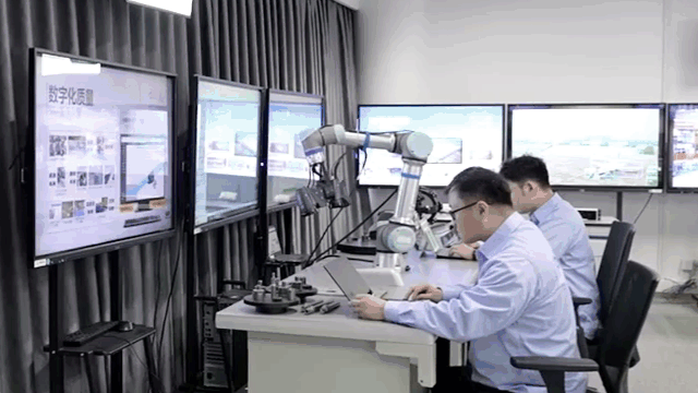 中观行业方案 _ 从C919到无人机，3D扫描为航空航天装上“数字之眼” (1).gif